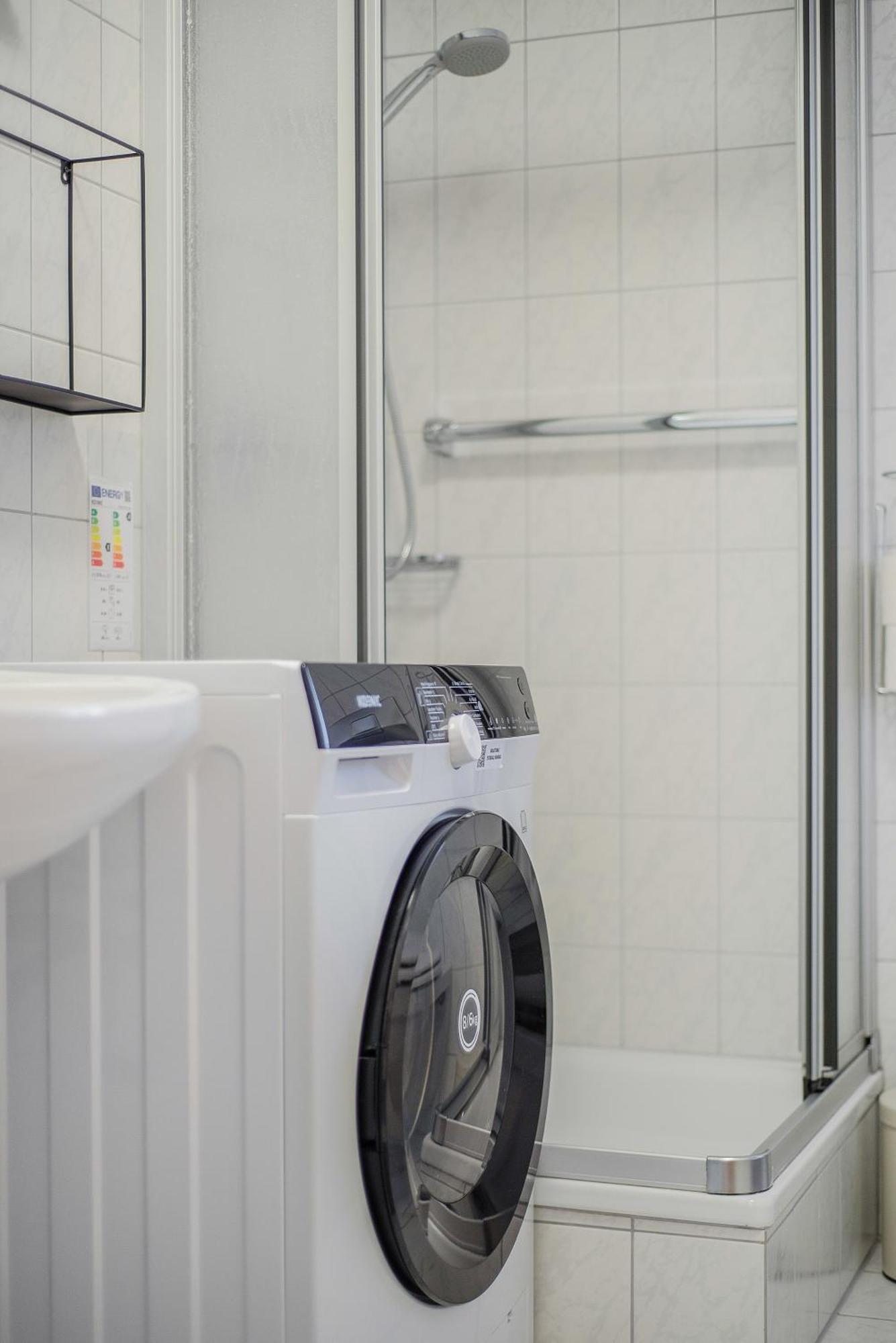 Fewo-Lavees Moderne Zentrale Fewo Nahe Omv Wacker Kliniken Burg -Eigener Eingang-Schluesselloser Check In Burghausen Dış mekan fotoğraf