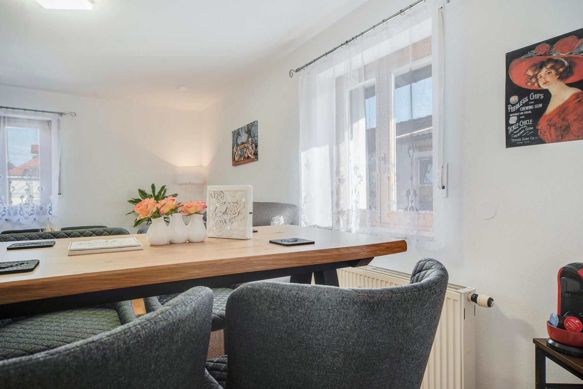 Fewo-Lavees Moderne Zentrale Fewo Nahe Omv Wacker Kliniken Burg -Eigener Eingang-Schluesselloser Check In Burghausen Dış mekan fotoğraf