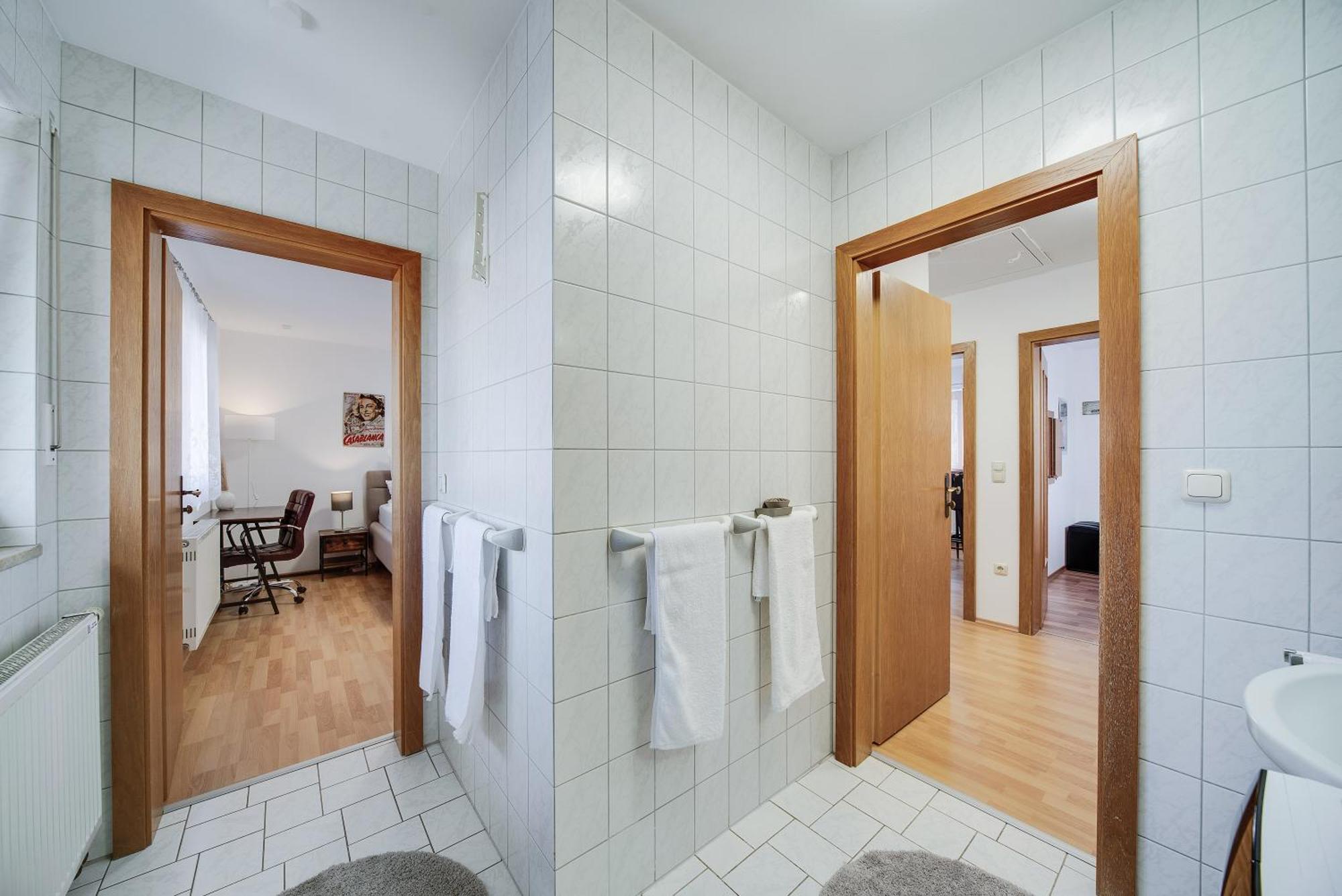 Fewo-Lavees Moderne Zentrale Fewo Nahe Omv Wacker Kliniken Burg -Eigener Eingang-Schluesselloser Check In Burghausen Dış mekan fotoğraf
