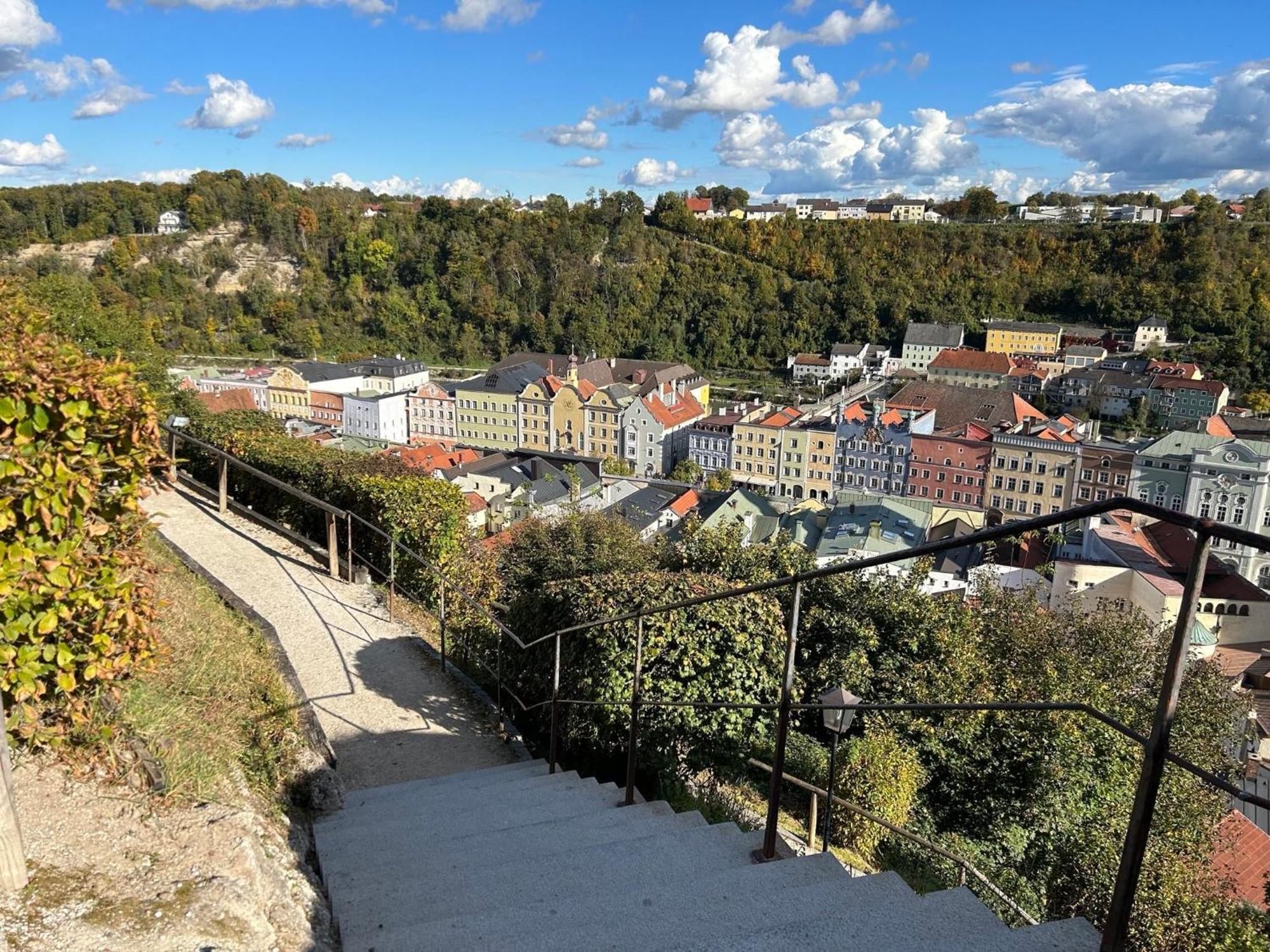 Fewo-Lavees Moderne Zentrale Fewo Nahe Omv Wacker Kliniken Burg -Eigener Eingang-Schluesselloser Check In Burghausen Dış mekan fotoğraf